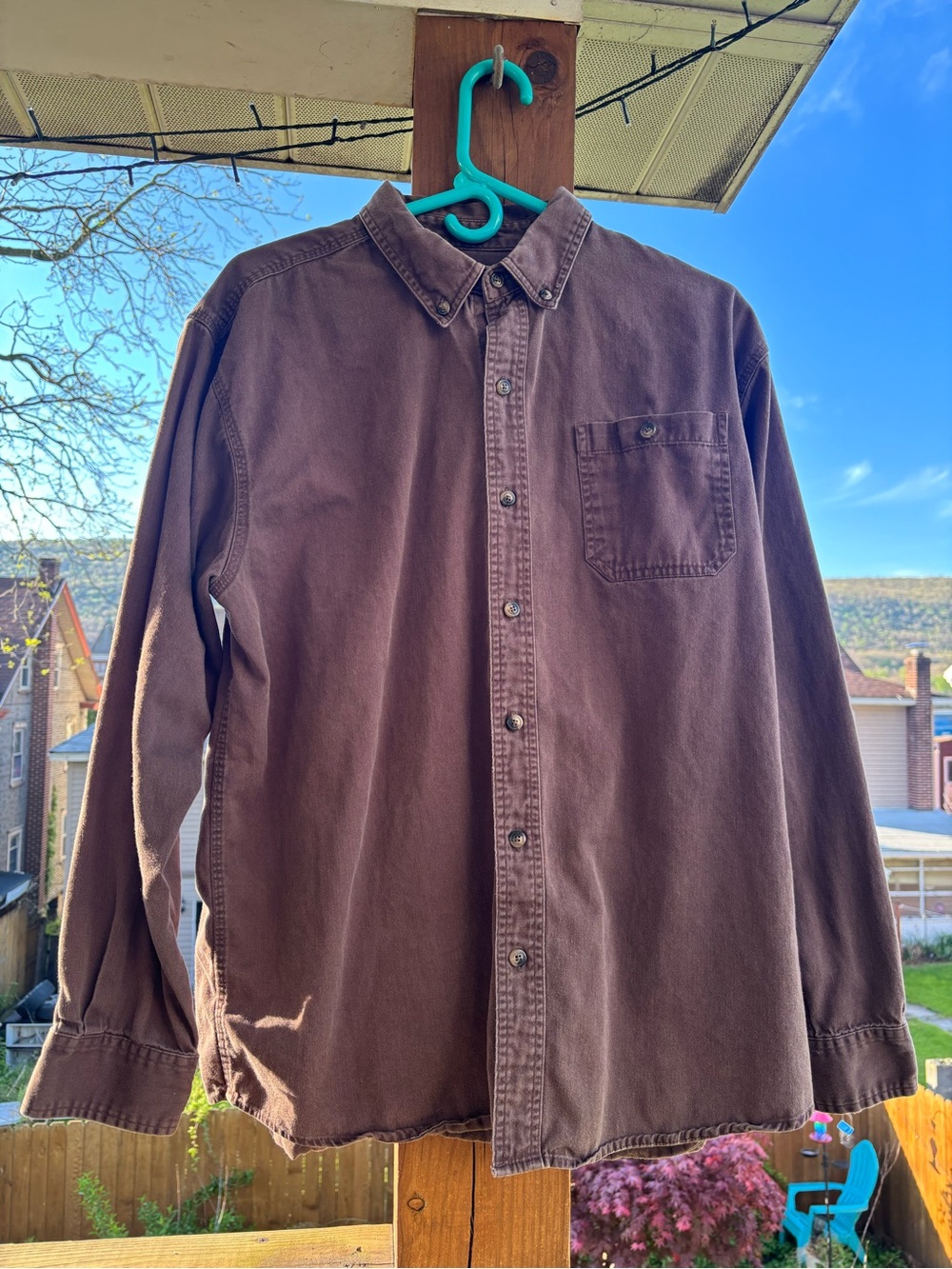 Vintage Casual Men's Brown Button-Down Shirt with Chest Pocket